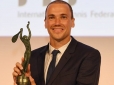 Bruno Soares recebe prêmio da ITF em Paris