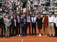 Guga é homenageado na quadra central de Roland Garros