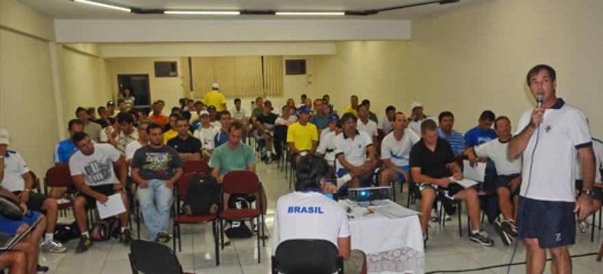 4º Encontro Nacional de Tênis teve 70 treinadores e participação da equipe brasileira da Copa Davis