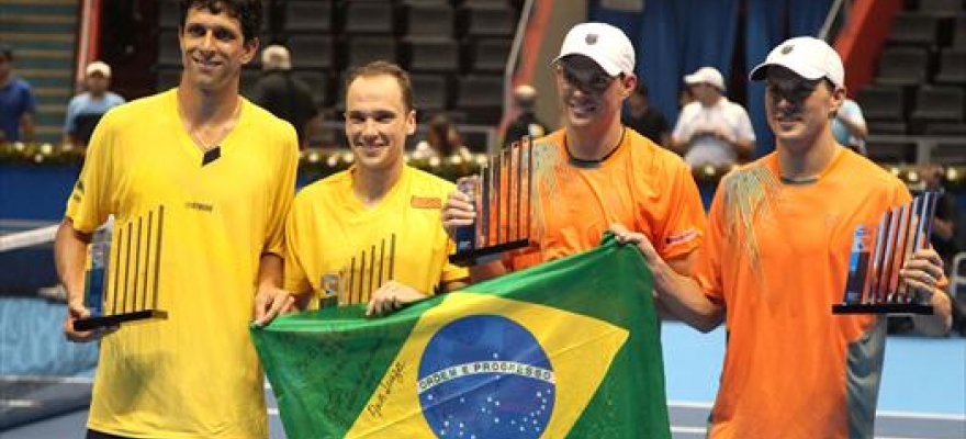 Irmãos Bryan vencem Melo e Soares no Federer Tour