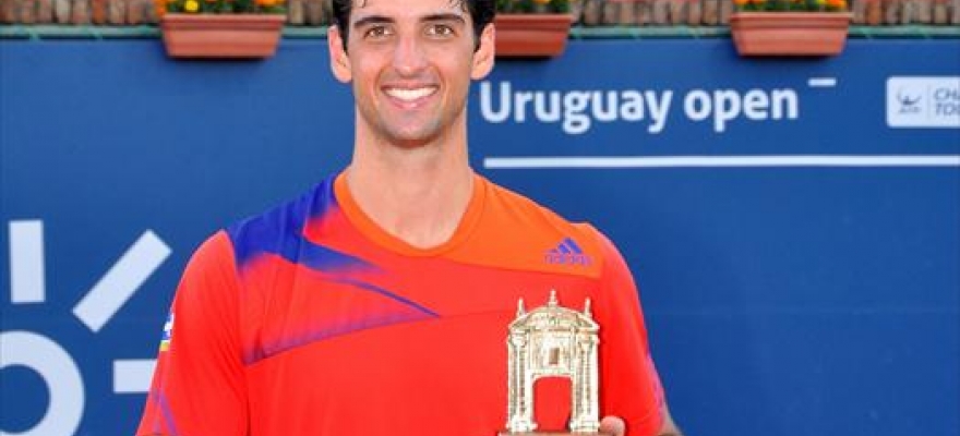 Thomaz Bellucci volta a ser campeão no Uruguai