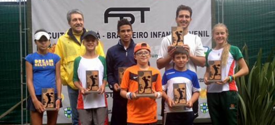 Tenistas de sete estados vencem no Circuito Paraná