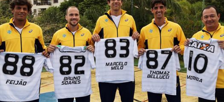 Tenistas brasileiros recebem presente do Figueirense F.C.