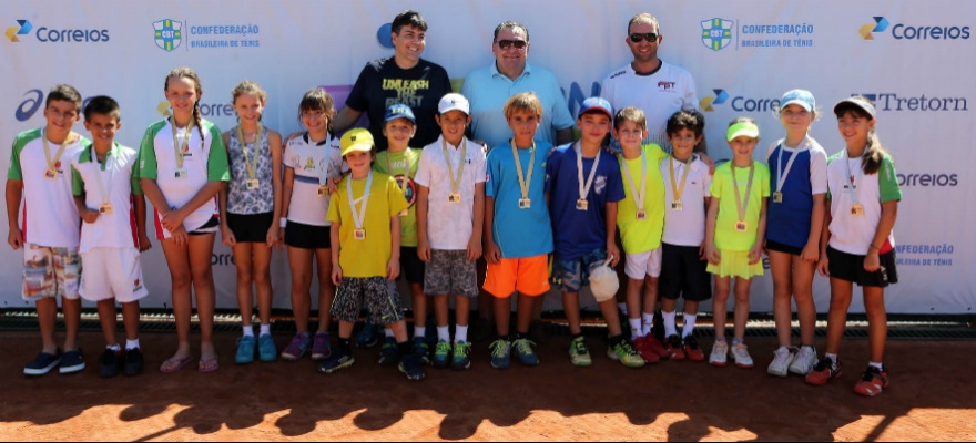 Circuito Juvenil Correios define campeões do Tennis Kids em Curitiba