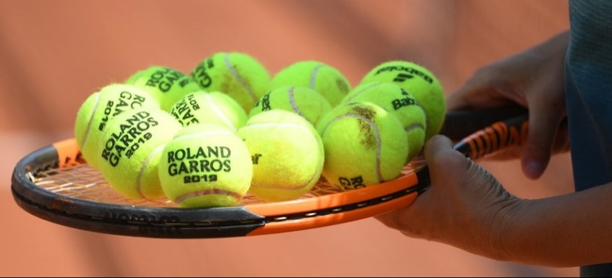 Brasileiros estreiam na chave principal de Roland-Garros nesta terça