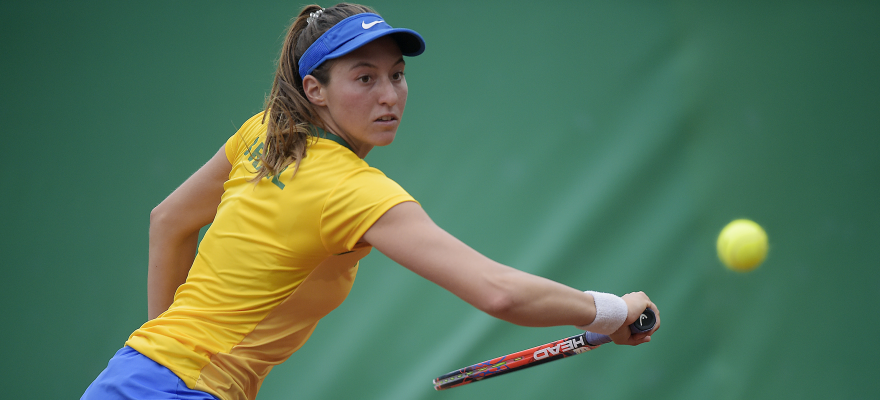Luisa Stefani entra no top 100 do ranking de duplas