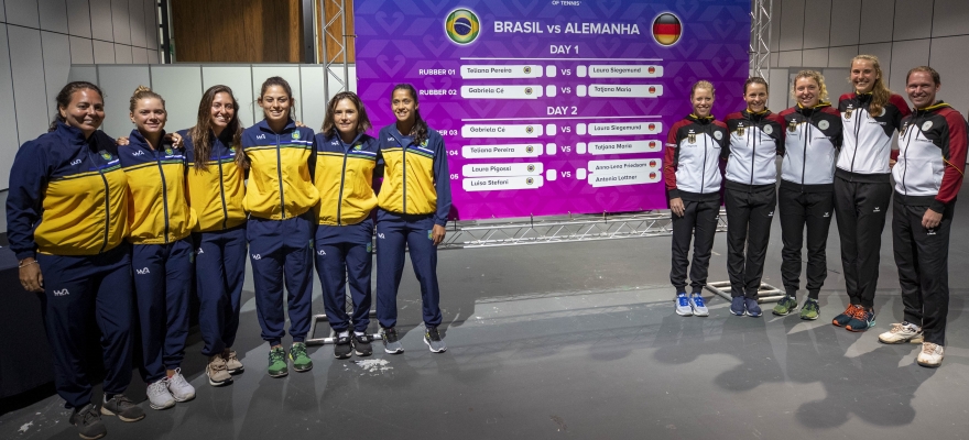 Teliana Pereira e Laura Siegemund abrem o confronto entre Brasil e Alemanha na Fed Cup